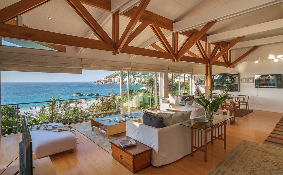 Lounge overlooks beach