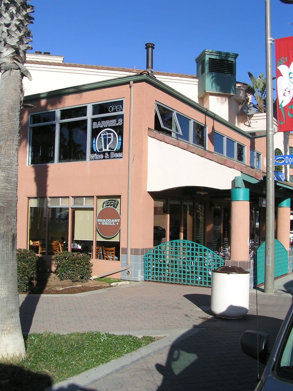 Barrels is a great little bar to hang out in...great food