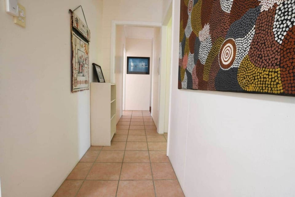 Beachfront on Mission - Mission Beach - Hall to rear section