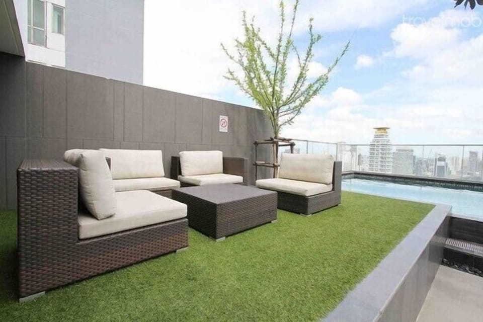 Panoramic views of BKK apartment 
