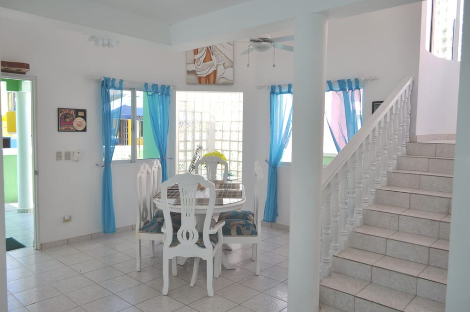 Villa Belvedere 2 Story High Dining Room
