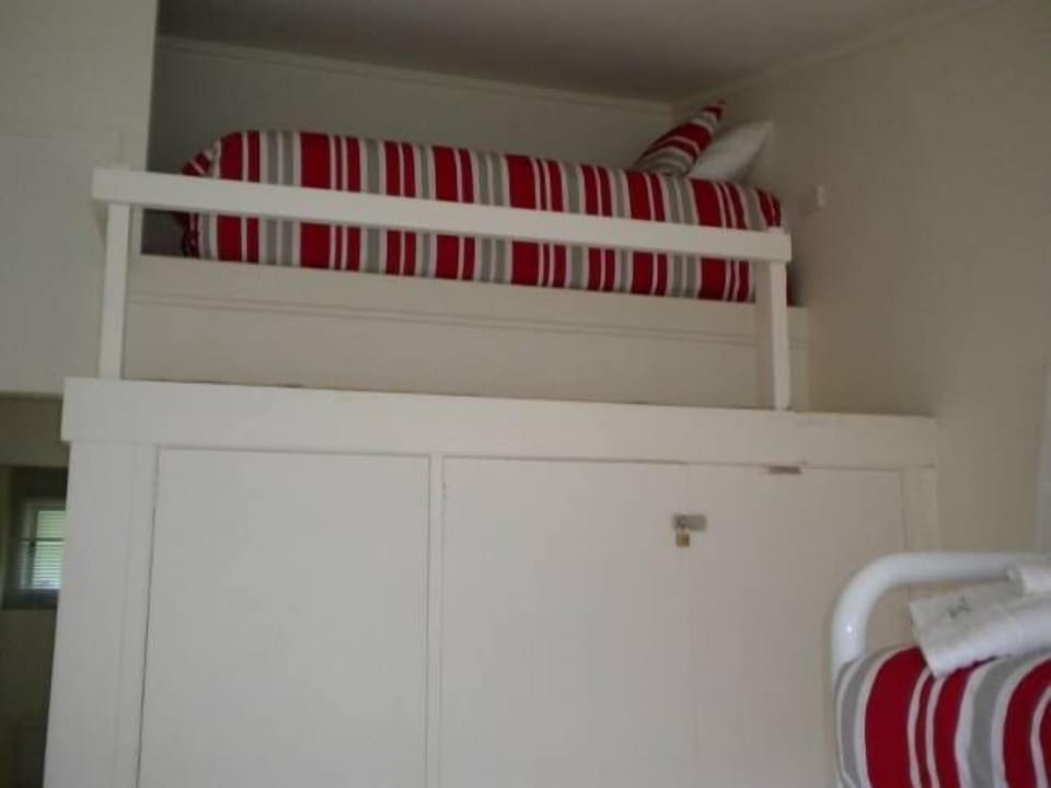 Mezzanine bed