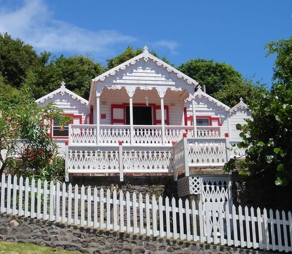 Flamboyant Cottage - Gingerbread Cute!