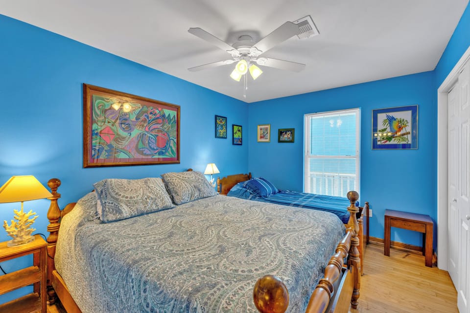 Front Bedroom - Queen and Single beds