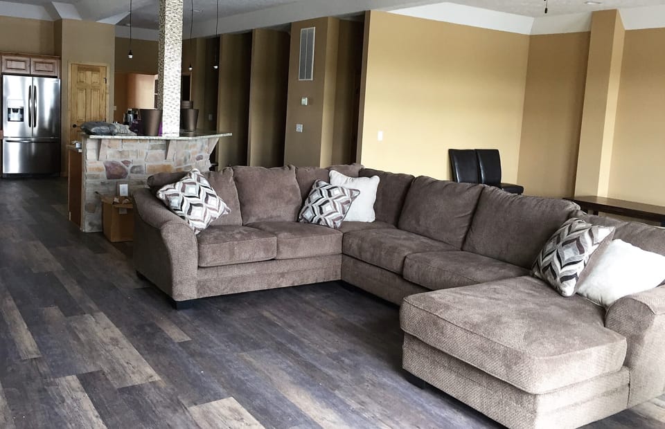  FAMILY ROOM
MAIN FLOOR