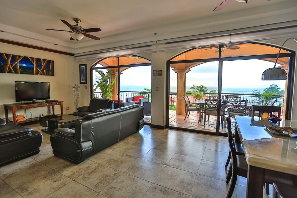 Spacious living room