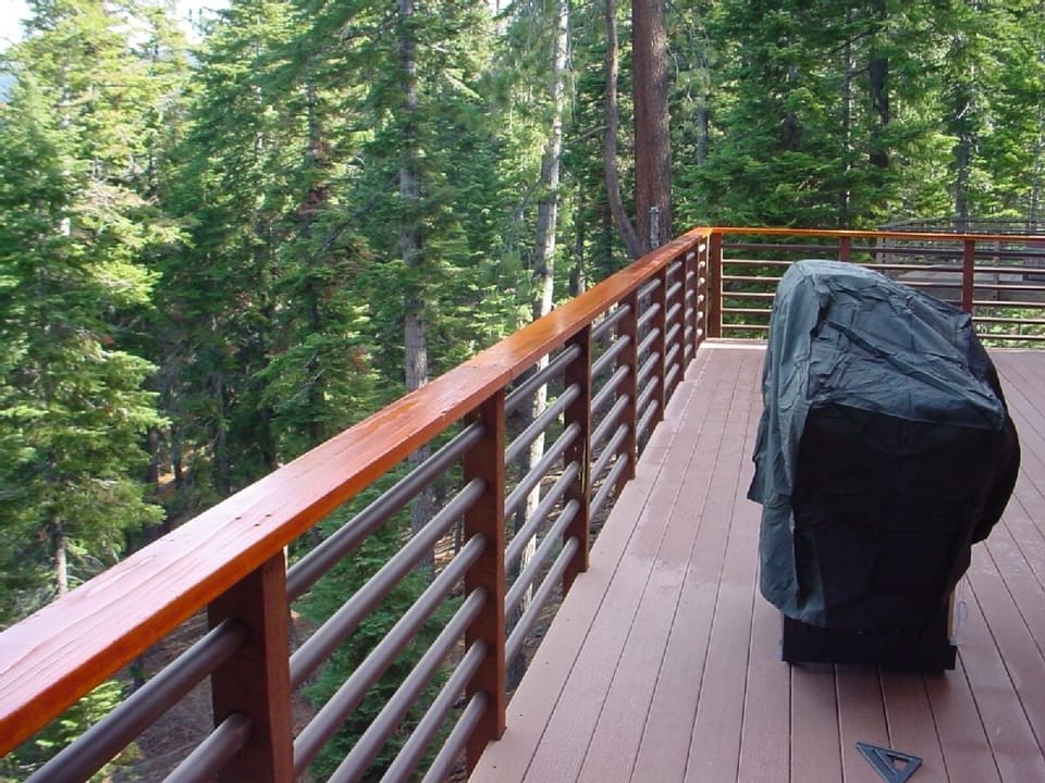 Upper Deck with Gas BBQ Grill