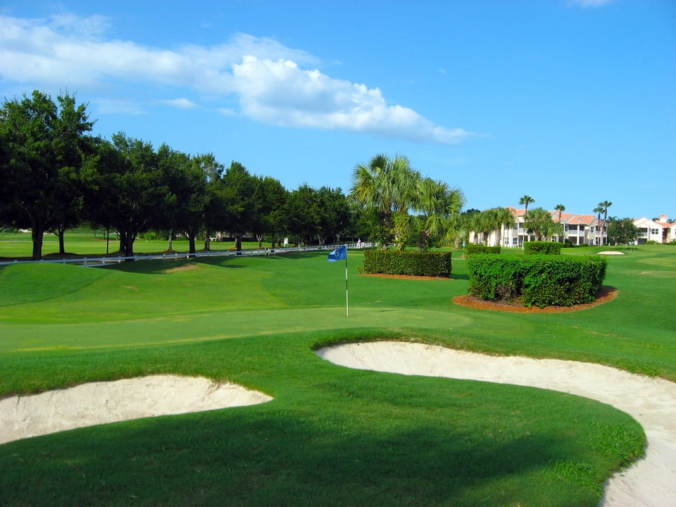 Free 6-Hole practice course within walking distance