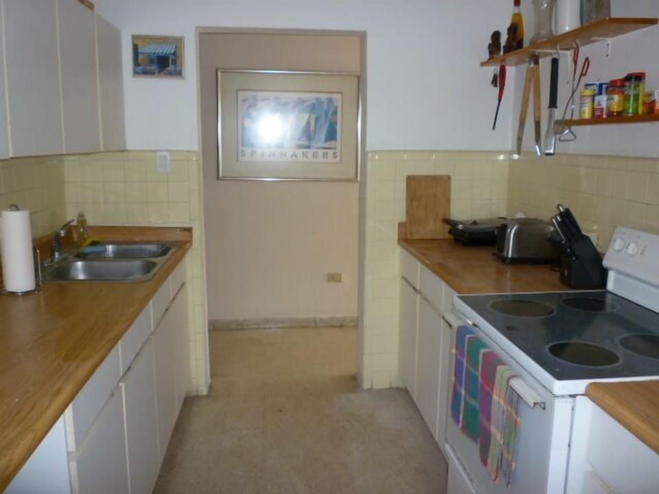 Roomy, fully equipped kitchen.