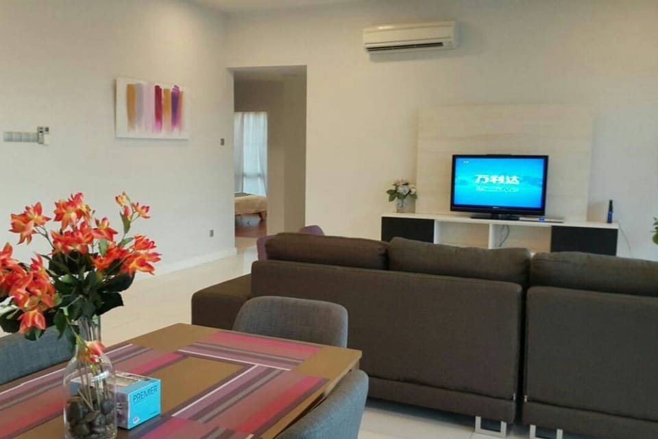 City Sunset Seaview 4 Bedroom Condo