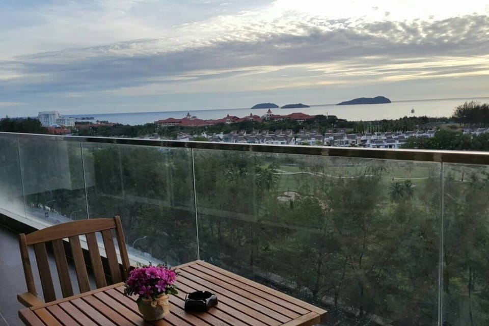 City Sunset Seaview 4 Bedroom Condo