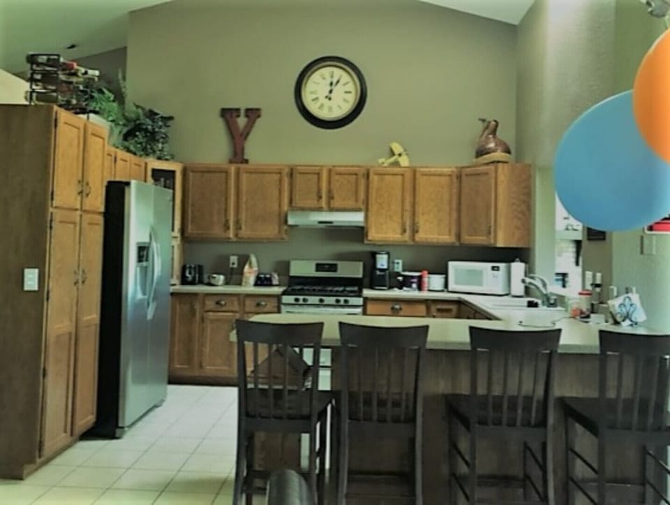 Large kitchen with upscale appliances. 