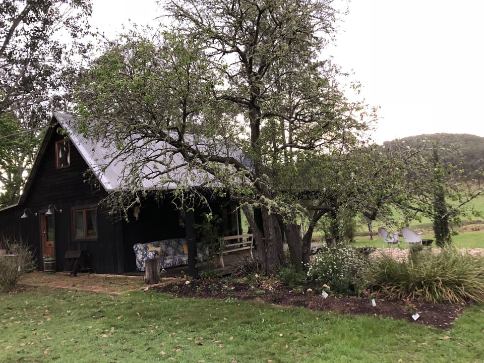 Rural timber cabin for 2 people
