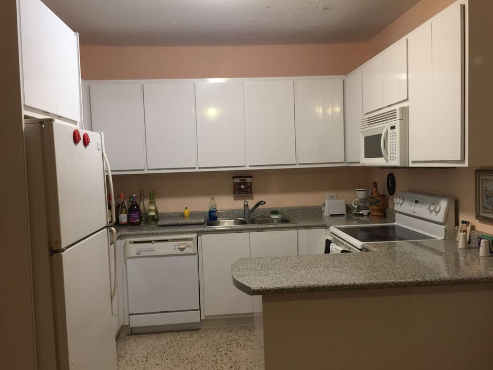 Kitchen upper level