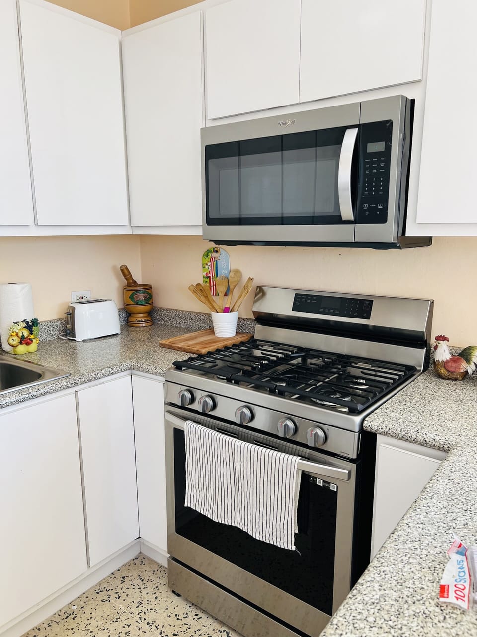 Upper level kitchen
New stainless steel appliances