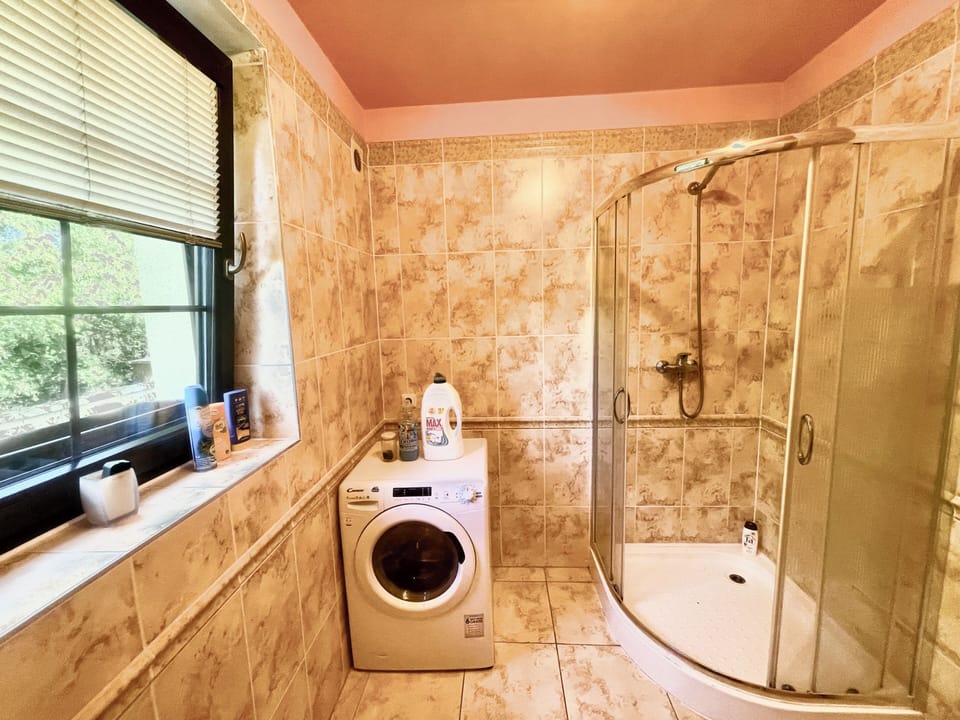 Bathroom downstair