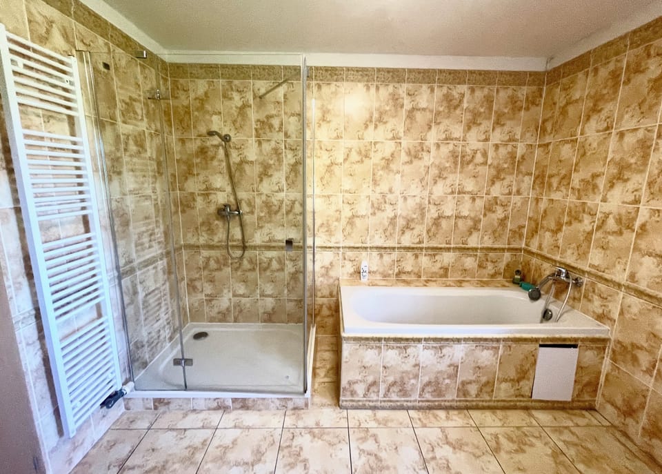 Bathroom upstair