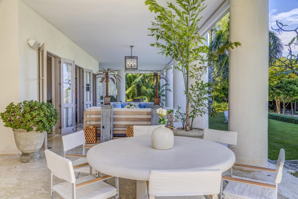 Corales 114 - Imposing White Marble Estate Villa (5851)