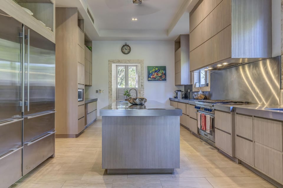 Corales 114 - Imposing White Marble Estate Villa (5907)