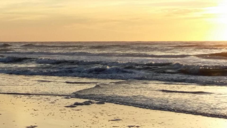 Steps to the Beautiful Sunrise at the Atlantic Ocean, hose & shower 1st floor.
