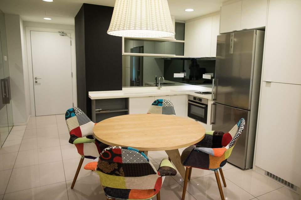 Fully equipped kitchen with 4 seated dinning table