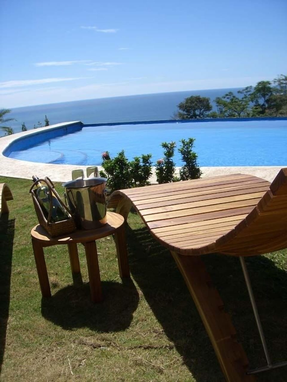 Infinity pool