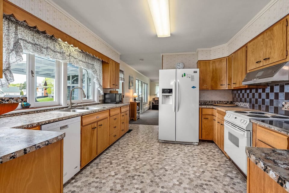 Comfortable kitchen with plenty of counter space and beautiful ocean views