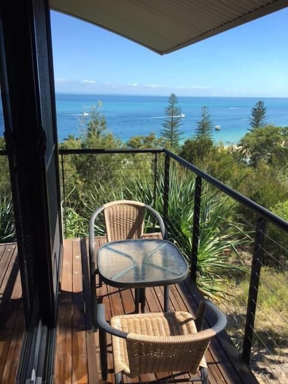 Small deck off lounge