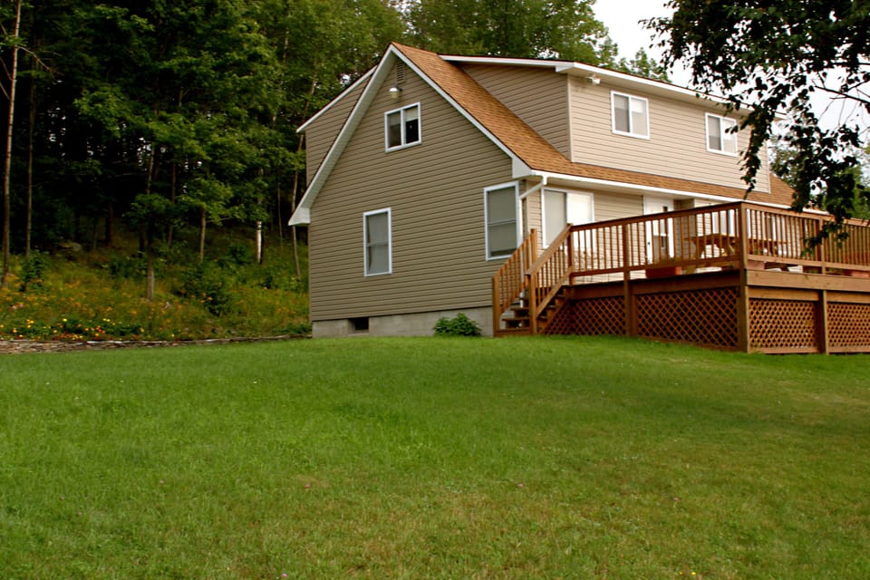 Lakehouse - Sideview