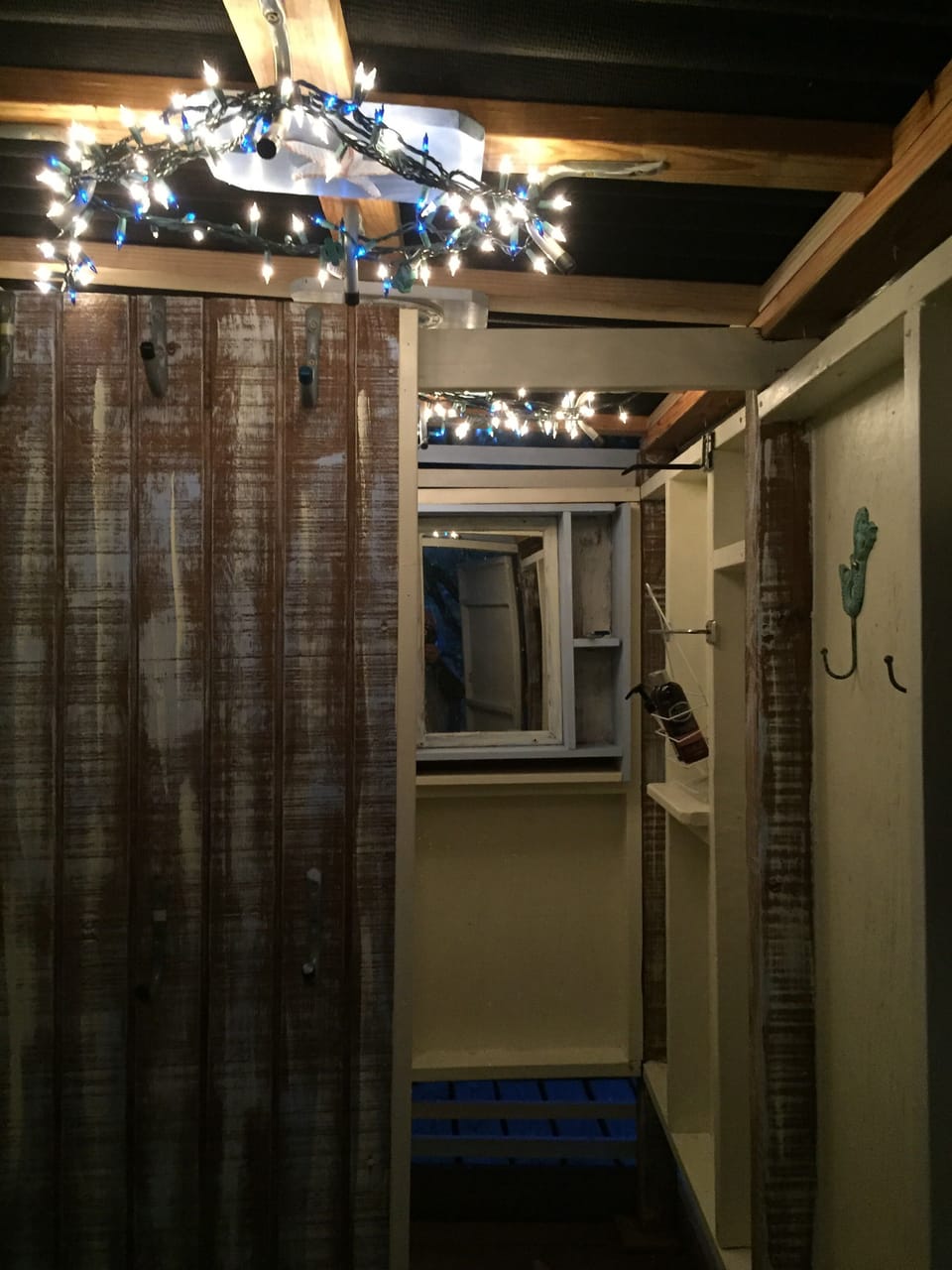 Not your ordinary outdoor shower .tons of room ( hot & cold  water ) ENJOY 😊 