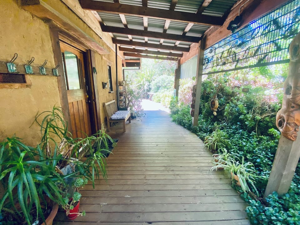 entry to Saturna Art Retreat
