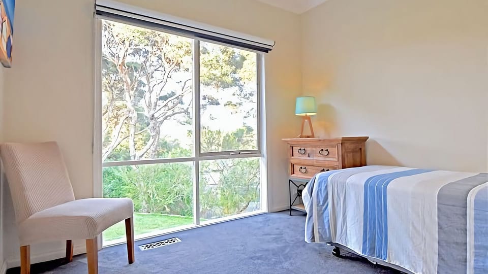 Enjoy the flexibility of our room, providing a single bed and a trundle bed.