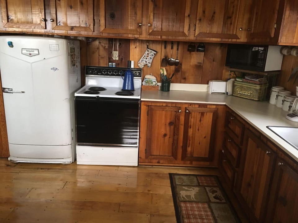 Kitchen Stove,Vintage refrigerator