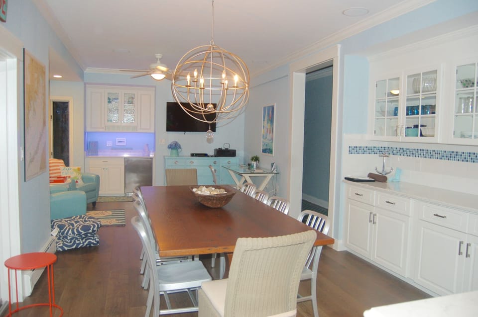 Open kitchen floor plan - farm table seats 10 