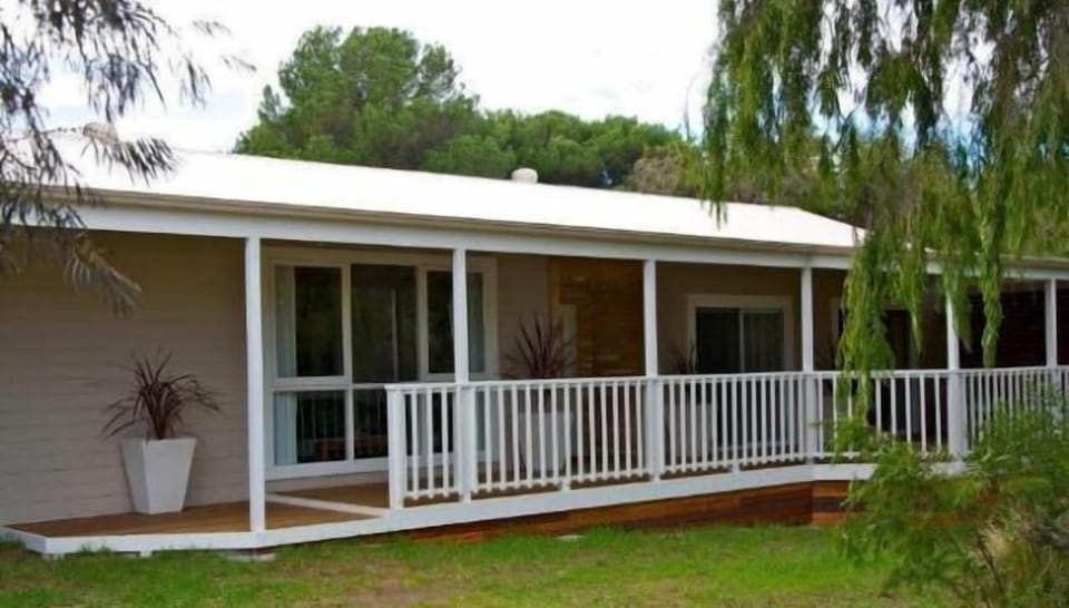 Front View Showing Front Deck