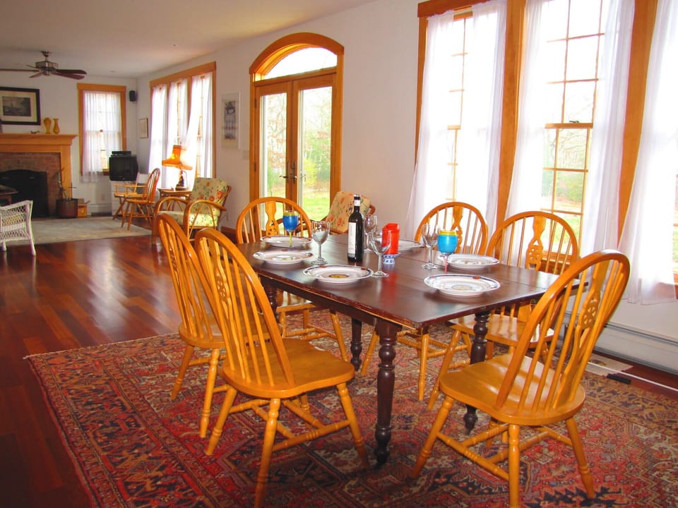 open floor plan, dining area