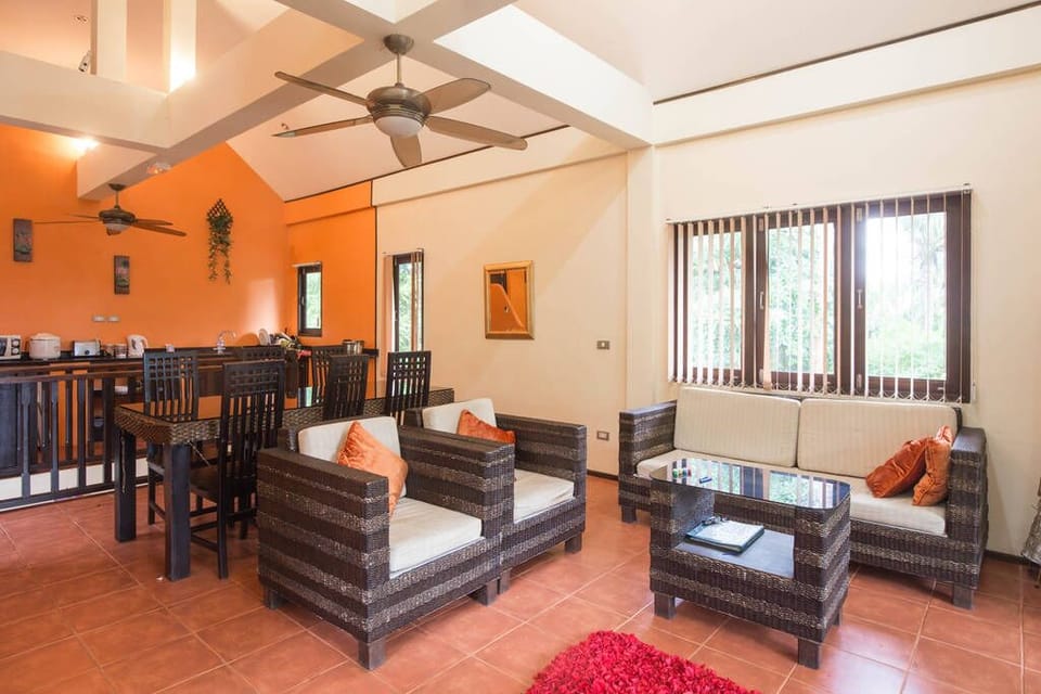 3BR Seafront BayView Villa - Koh Phangan