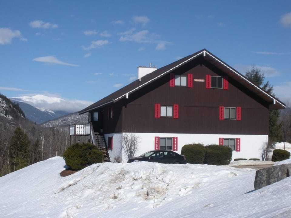 View of Exterior and Mt. Washington