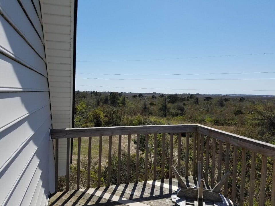 Upstairs back deck