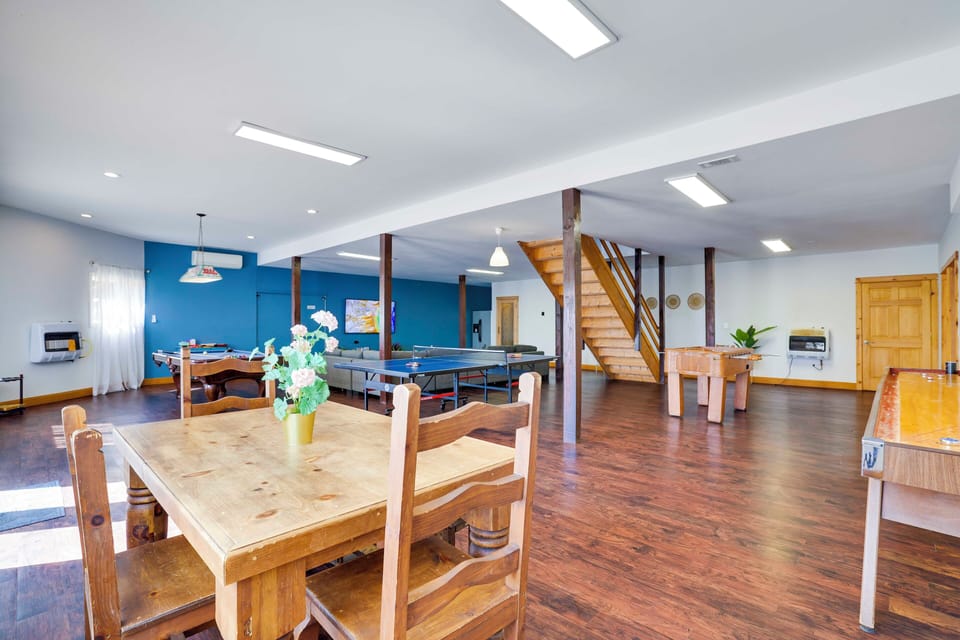 Card and table games set up