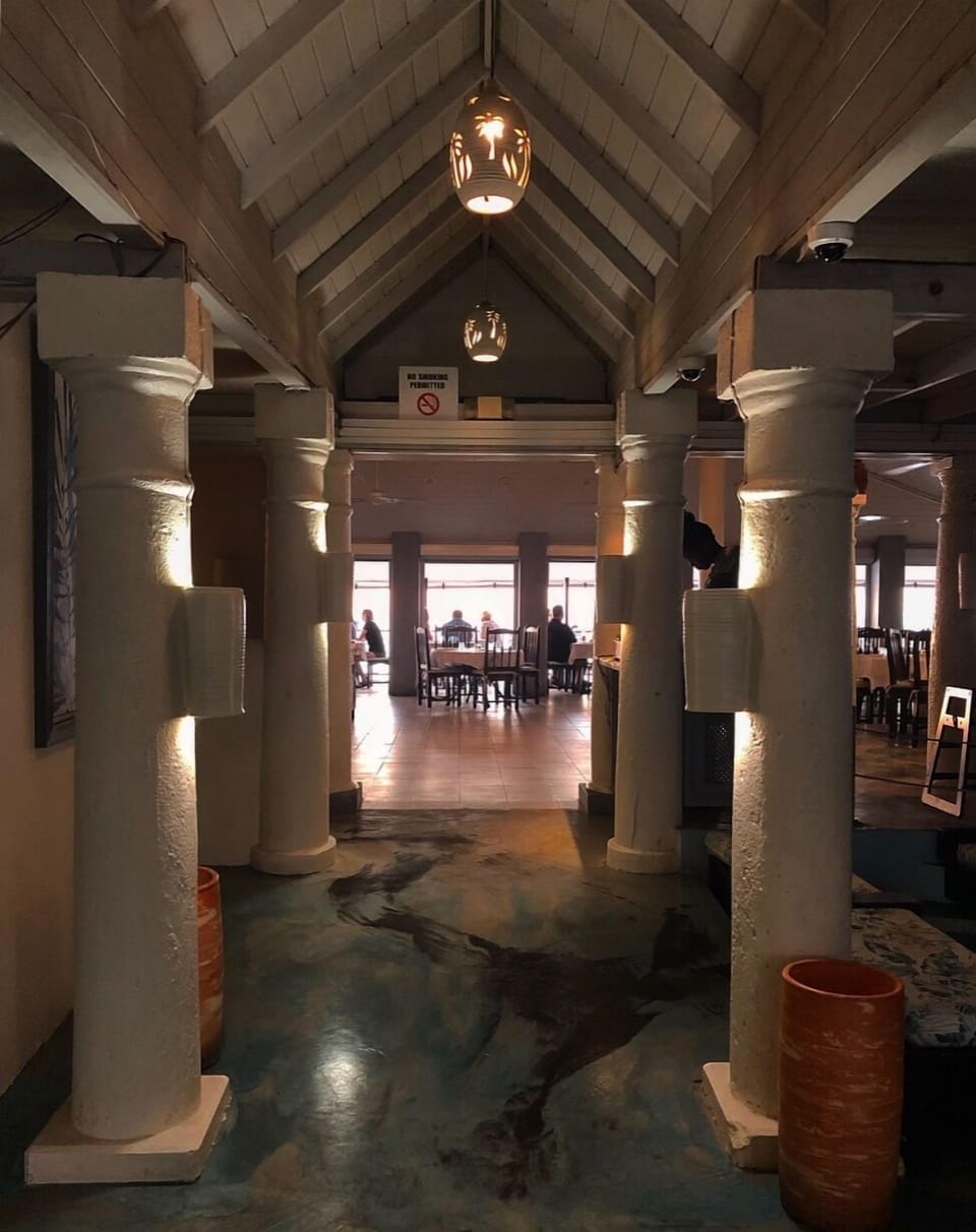 So many restaurants & bars from which to choose in Holetown. Welcome to Zaccios.
