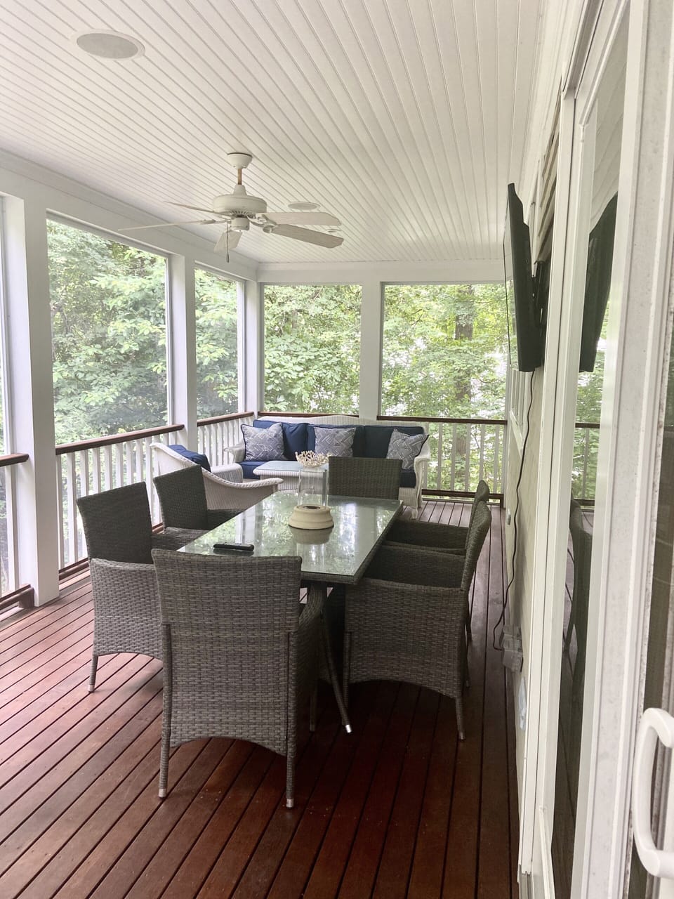 Screened in porch off kitchen 