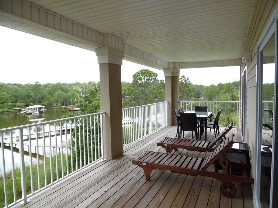 Balcony
Typical 3 BR unit