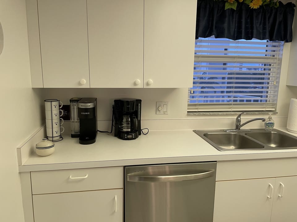Coffee Station: Keurig and Drip