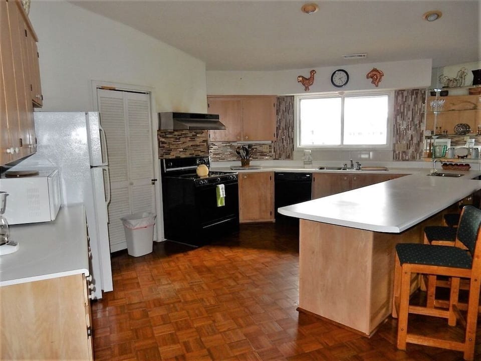 Fully functional kitchen