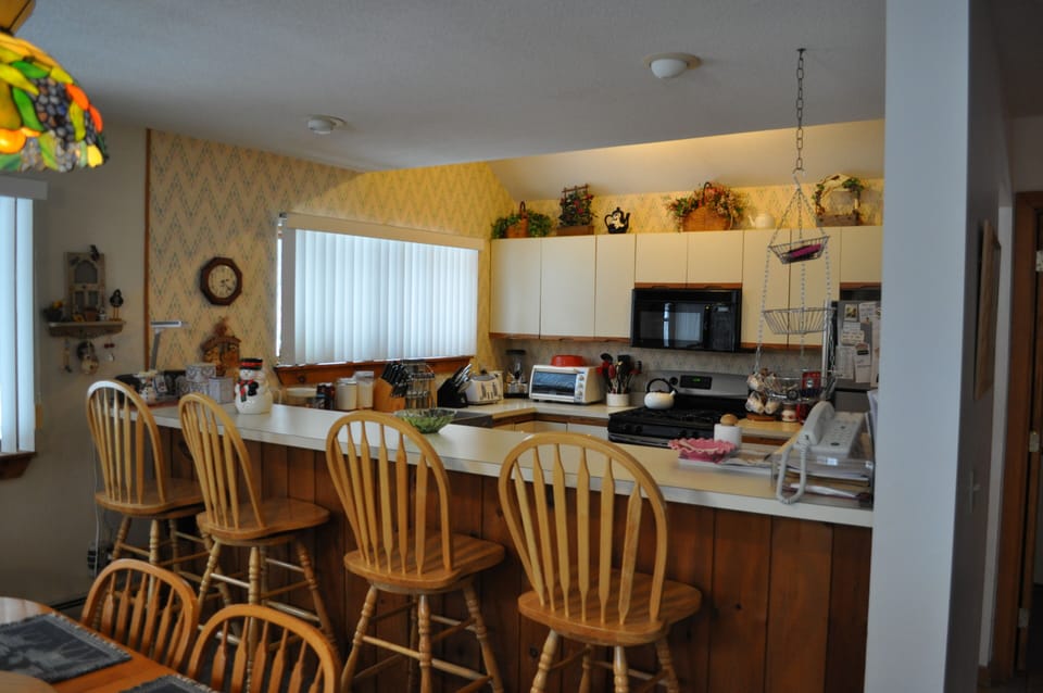 counter additional seating