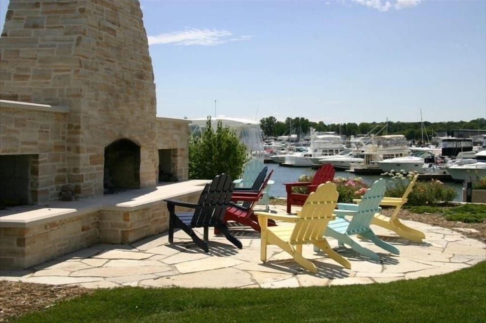 Outdoor fireplace