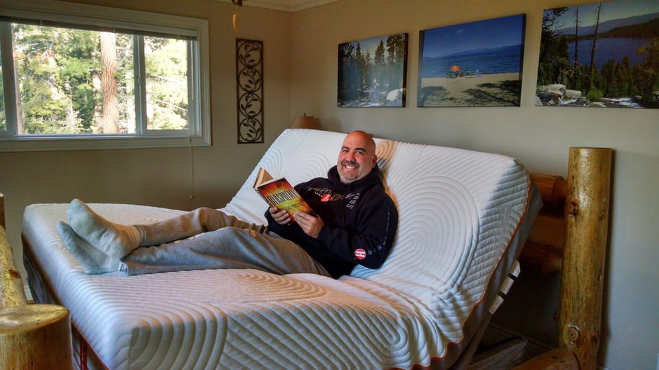 New Tempur-pedic memory foam/ adjustable bed, to enjoy lake view.