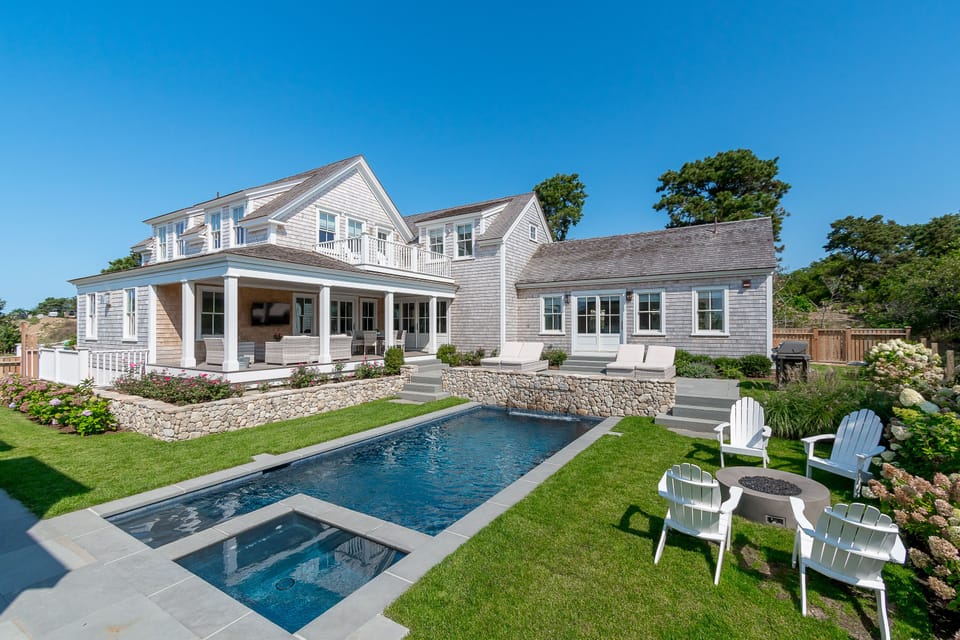 4 Old Mill Court: Private,  Sunny Garden.  Heated Pool, Waterfall and Fire Pit.