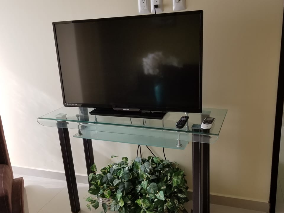 New internet TV with WIFI included 